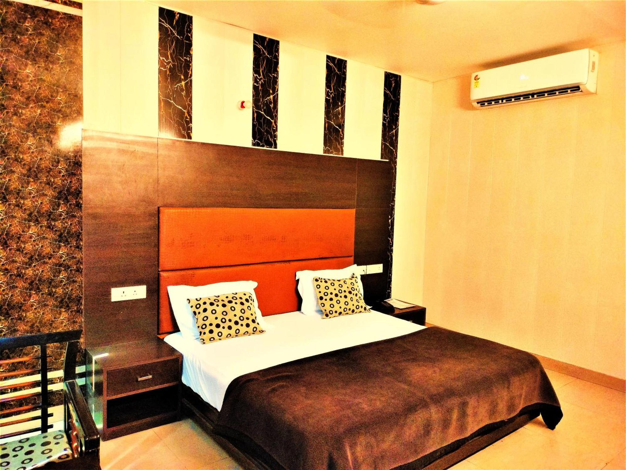 Hotel Sunshine Park -- Near Anand Vihar Terminal Ghaziabad Exterior foto